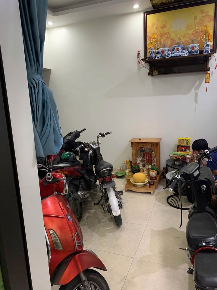 Nhà 2 tầng Trại Lẻ 32m² giá 1.6 tỷ - Sổ đỏ chính chủ, công năng đầy đủ!