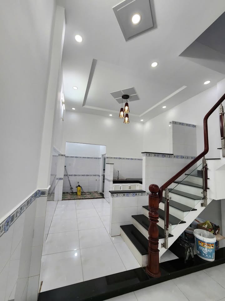 Nhà cho thuê mặt tiền Nguyễn Sỹ Sách, Tân Bình 60m² giá 12.5 triệu - Thích hợp cho gia đình và văn phòng!