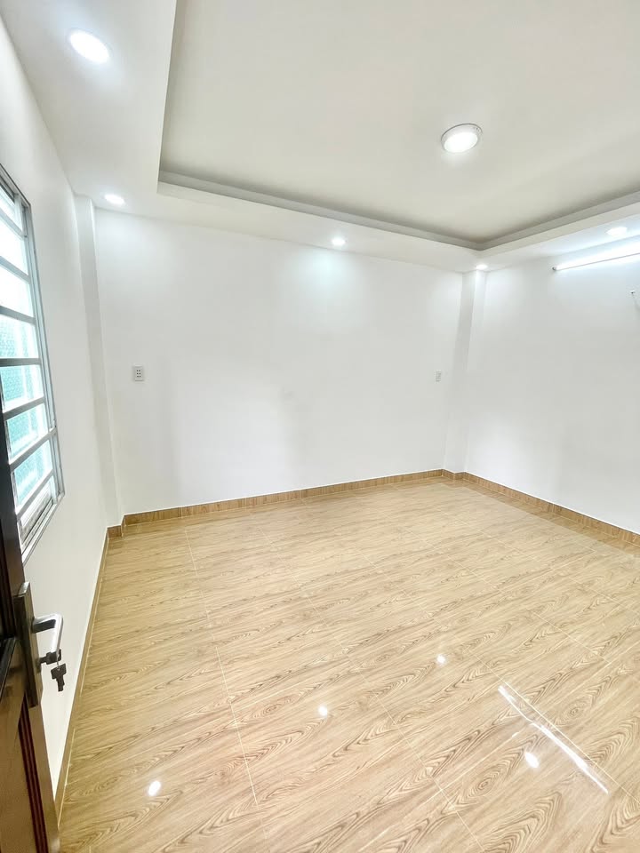 Nhà nguyên căn 3 tầng Tân Phú 25m² giá chỉ 7 triệu - Phù hợp cho gia đình nhỏ!