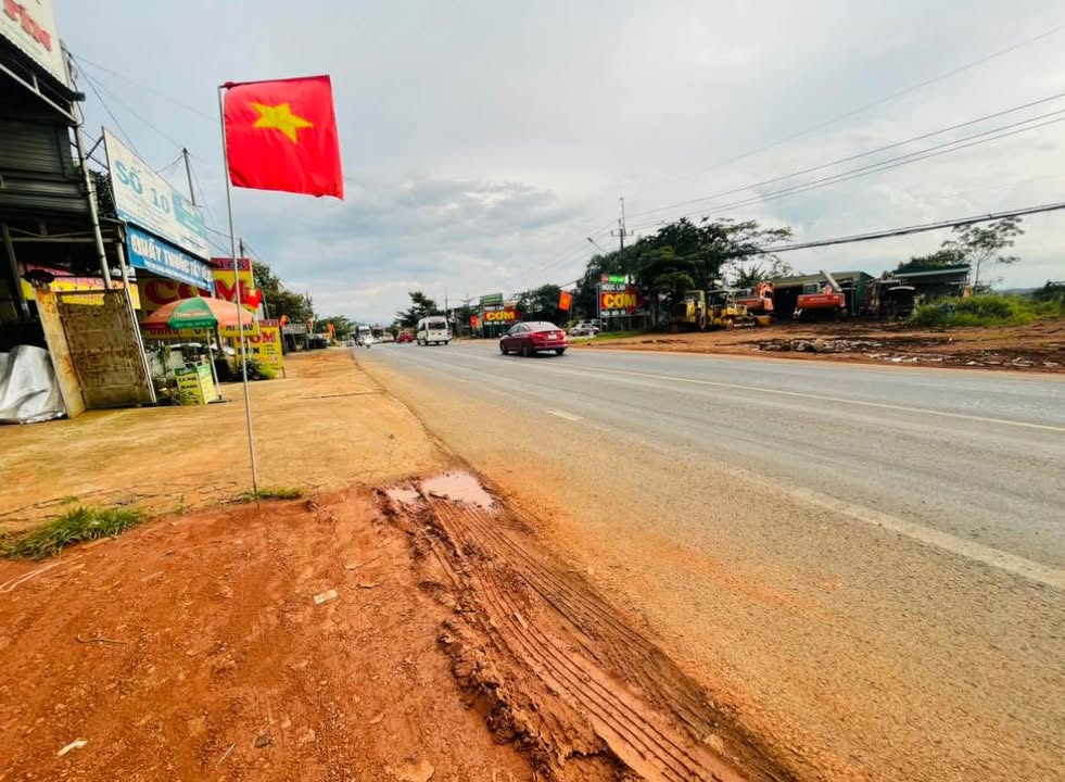 Đất mặt tiền Quốc lộ 14, Bắc Gia Nghĩa 320m² giá chỉ 1.55 tỷ - Cơ hội đầu tư sinh lời!