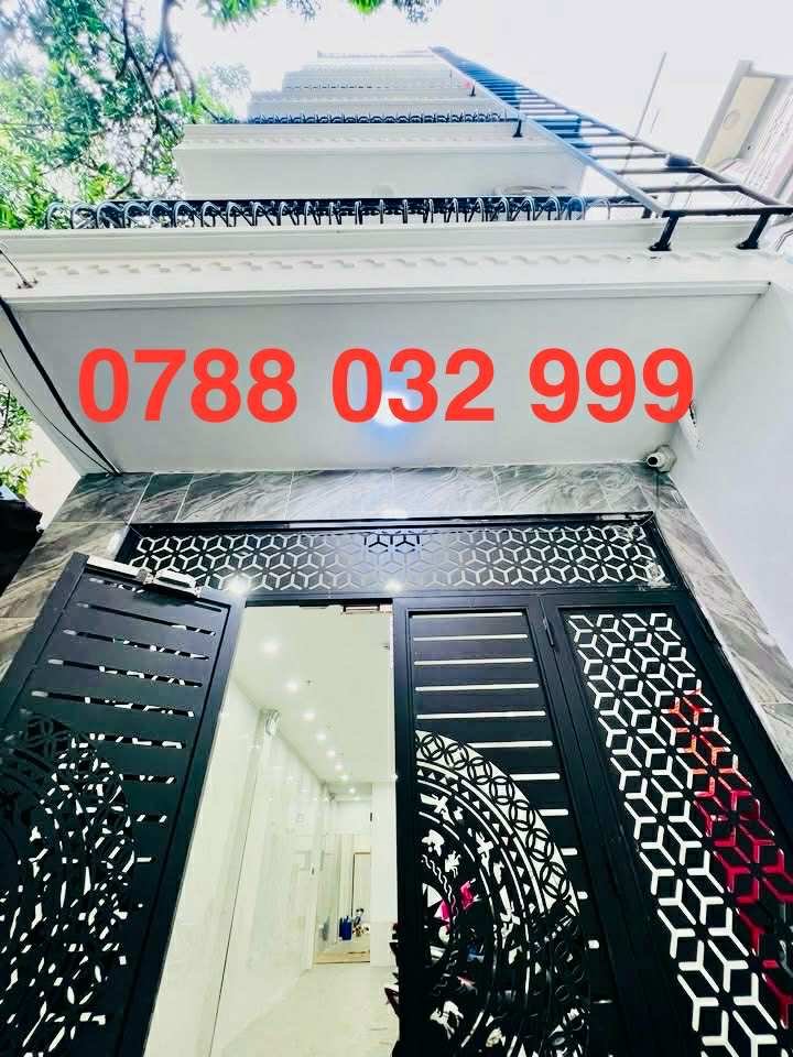 Căn hộ dịch vụ cho thuê tại Royal City, Đống Đa, 80m² - Vị trí vàng gần trung tâm