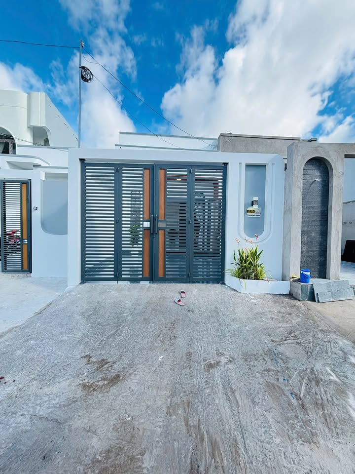 Nhà mới hoàn thiện hẻm ô tô Trương Định, An Bình, Rạch Giá 125m² giá 1.75 tỷ - Dọn vào ở ngay!