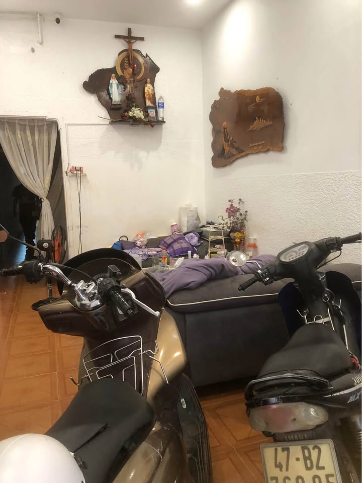 Nhà phố Buôn Ma Thuột 72m² giá 3.1 tỷ - Vị trí trung tâm, tiện ích đầy đủ!