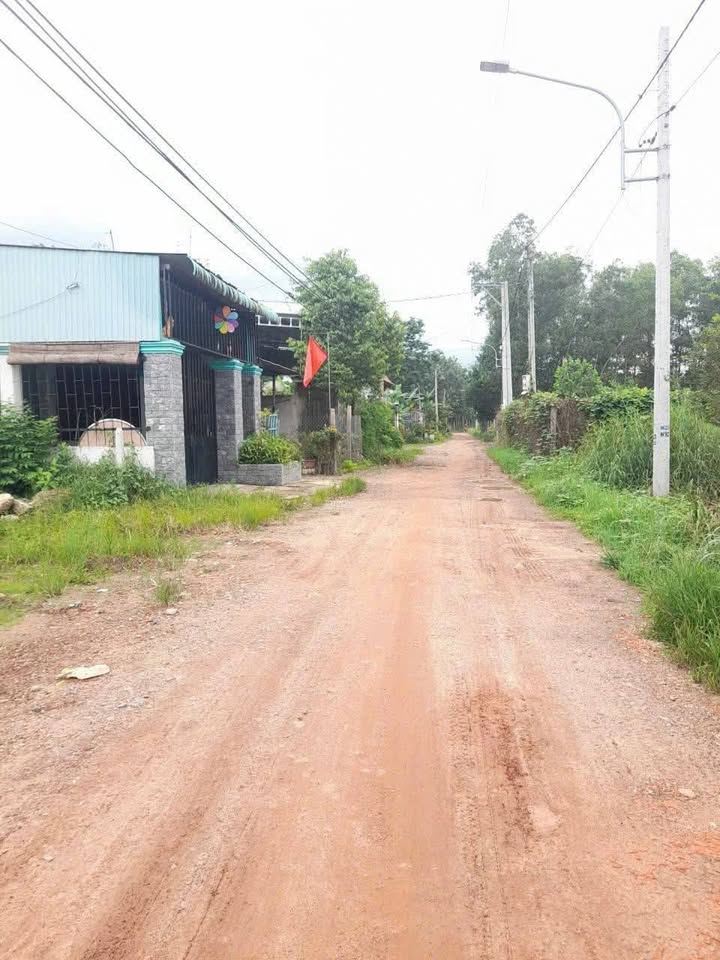 Đất nền Bàu Bàng Bình Dương 1760m² giá 800 triệu - Gần chợ, tiện ích đầy đủ!