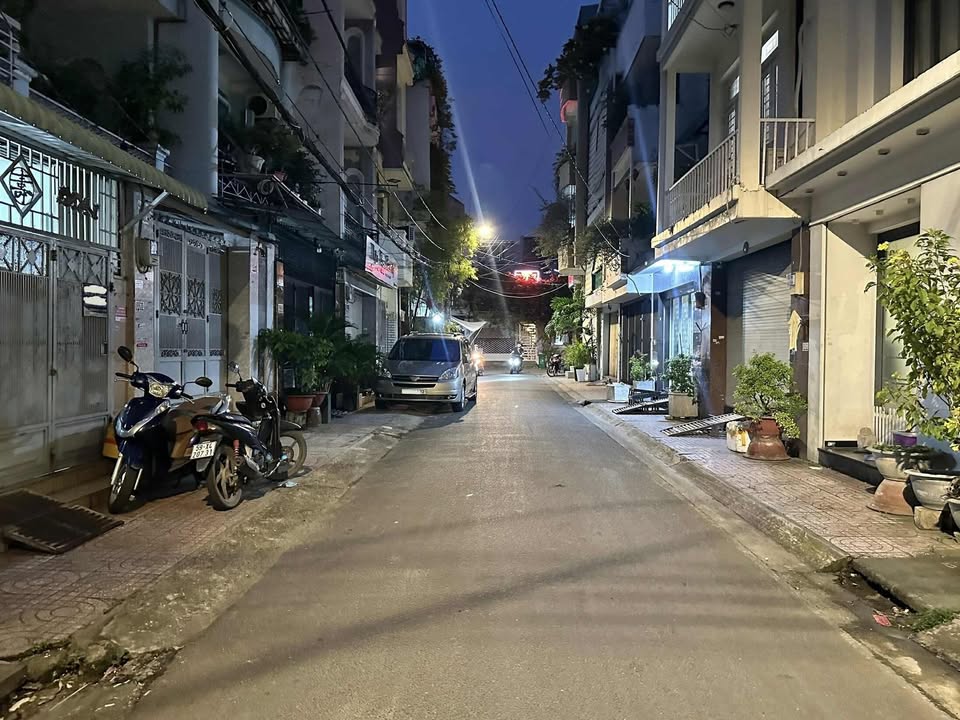 Nhà mặt tiền kinh doanh Nguyễn Xí, Bình Thạnh 64m² giá 12.5 tỷ - Ô tô tránh, tặng nội thất!