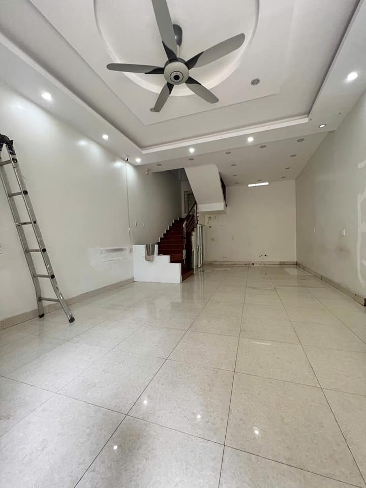 Bán nhà 3 tầng tại phường Kim Tân, Lào Cai - Giá chỉ 2.7 tỷ, vị trí đắc địa!