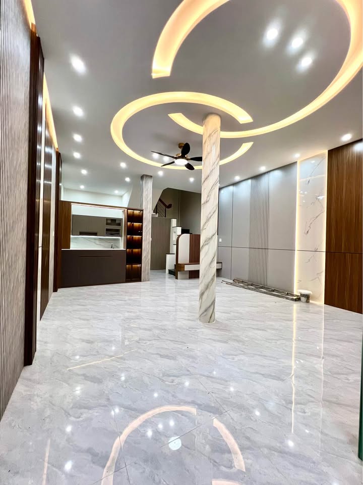 Nhà mặt tiền đường Hoàng Văn Thụ, Quy Nhơn 72m² giá 5 tỷ - Vị trí đắc địa gần biển!