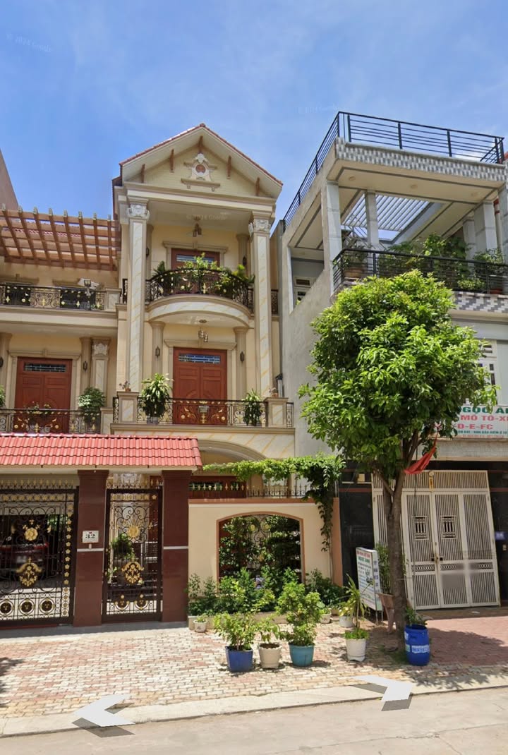 Đất nền thương mại Dĩ An 350m² giá 15.4 tỷ - Mặt tiền đường D3 sầm uất!