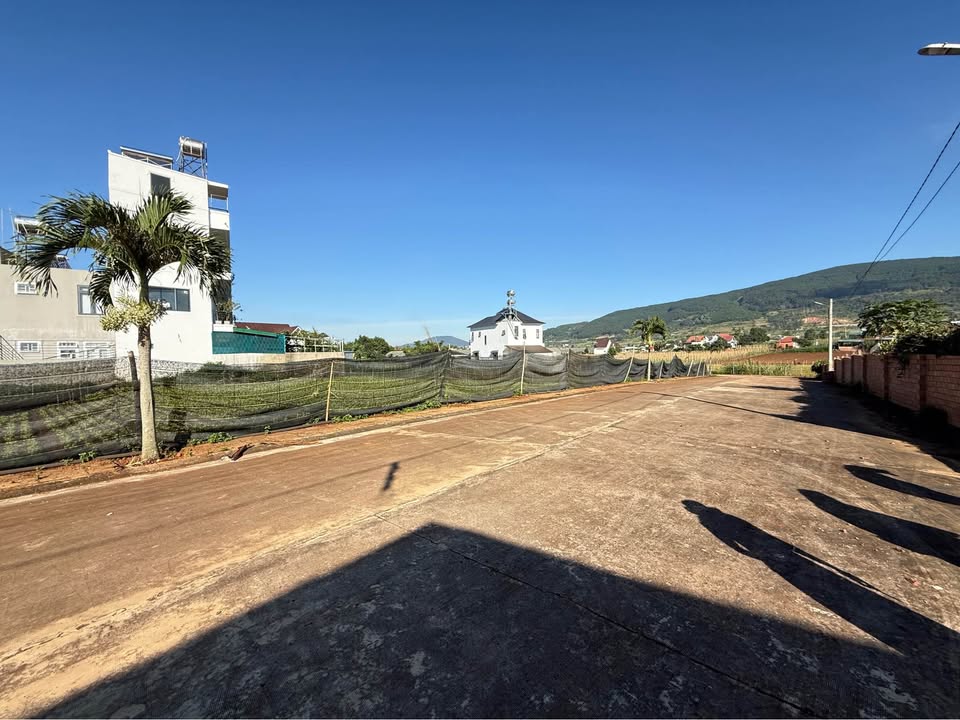 Đất nền Hiệp Thạnh, Đức Trọng, Lâm Đồng 144m² giá chỉ 1.7 tỷ - Vị trí đắc địa, tiện ích đầy đủ!