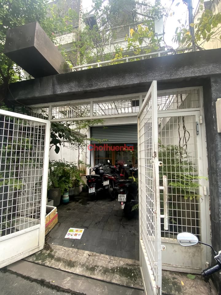 Nhà cho thuê 5PN hẻm xe hơi đường Phan Đăng Lưu, 80m² - Giá thuê hợp lý!