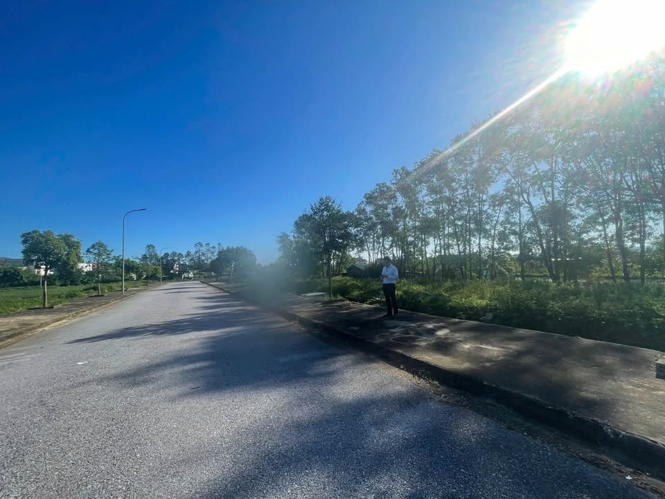 Nhà phố Tân Phong, Quảng Xương 320m² giá 3 tỷ - Sẵn sàng đầu tư!