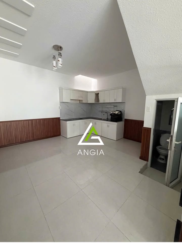 Nhà 1 trệt 2 lầu Nguyễn Trung Trực, Đà Lạt 65m² giá 6.2 tỷ - Sổ đỏ chính chủ!