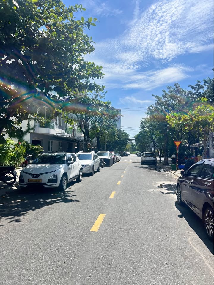 Đất vàng Sơn Trà 136m² giá 14 tỷ - Cơ hội đầu tư ngay gần biển Phạm Văn Đồng!