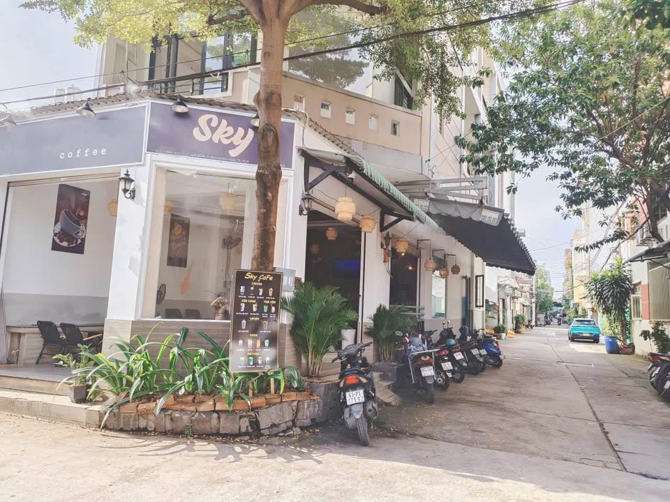 Quán cafe nguyên căn góc 2 mặt tiền tại Bình Tân - Sang nhượng giá tốt!