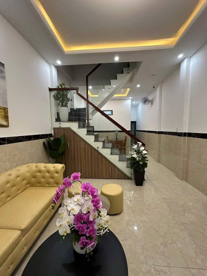 Nhà cho thuê 2 tầng kiệt 3m Nguyễn Hoàng, Hải Châu 51m² - Đầy đủ nội thất cao cấp!