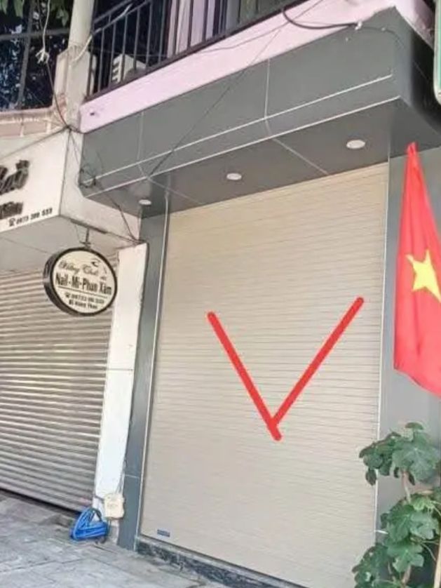 Nhà 2 tầng Hoàng Quốc Việt 40m² giá 3.4 tỷ - Đẹp lung linh, sẵn sàng ở ngay!