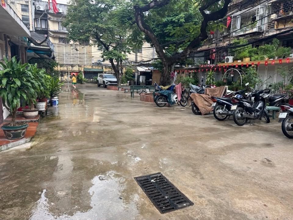 Căn hộ Tập thể T2 Bạch Mai 40m² giá 4.1 tỷ - Vị trí đắc địa, tiện ích xung quanh!