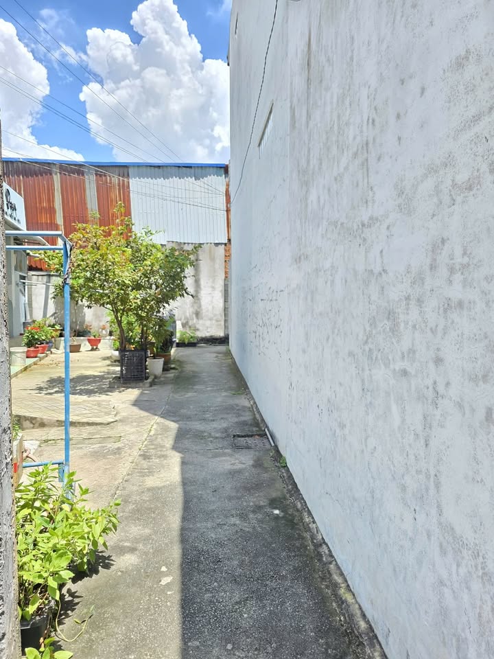 Nhà cấp 4 Tân Đông Hiệp 103,2m² giá 2,75 tỷ - Sổ hồng riêng, gần chợ Dĩ An!