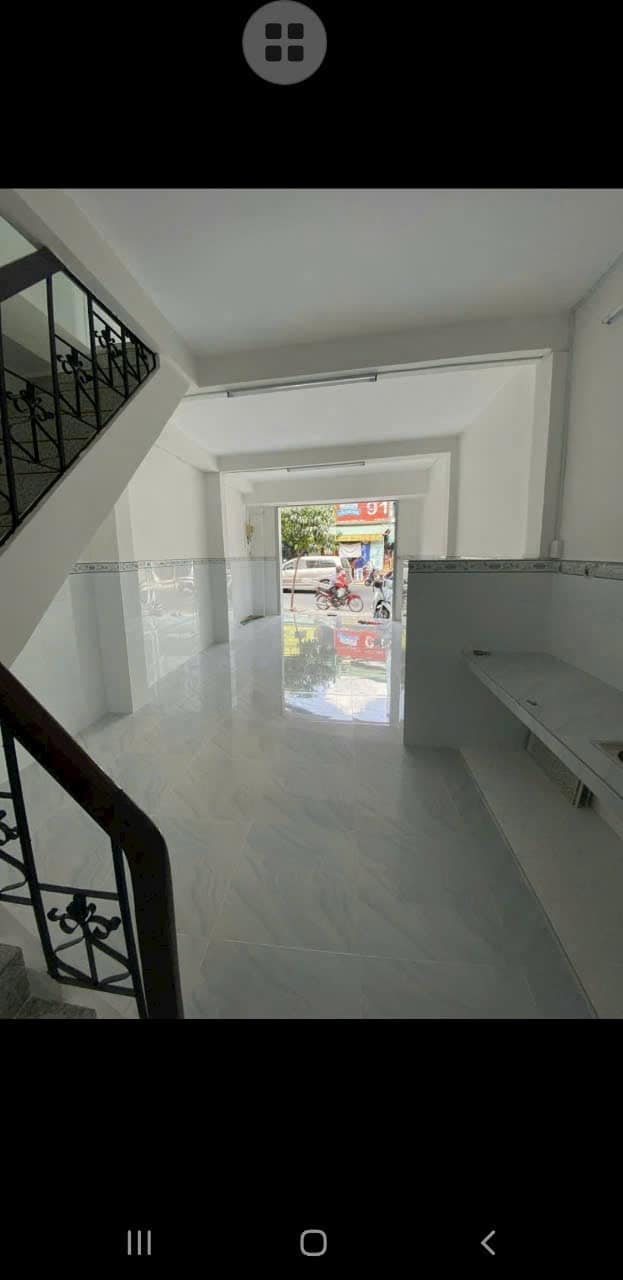 Mặt tiền đường Lạc Long Quân, P10 Q11, 40m² giá 6.2 tỷ - Đầu tư sinh lời ngay!