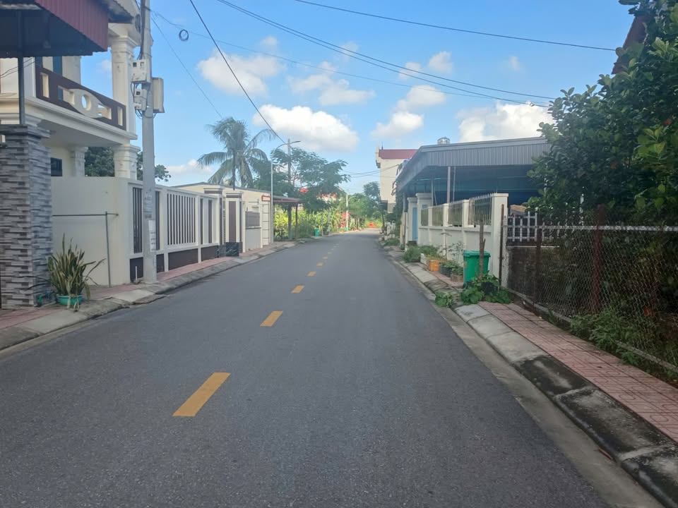 Đất mặt đường Bắc Sơn - An Dương 90m² giá 2.5 tỷ - Kinh doanh thuận lợi!