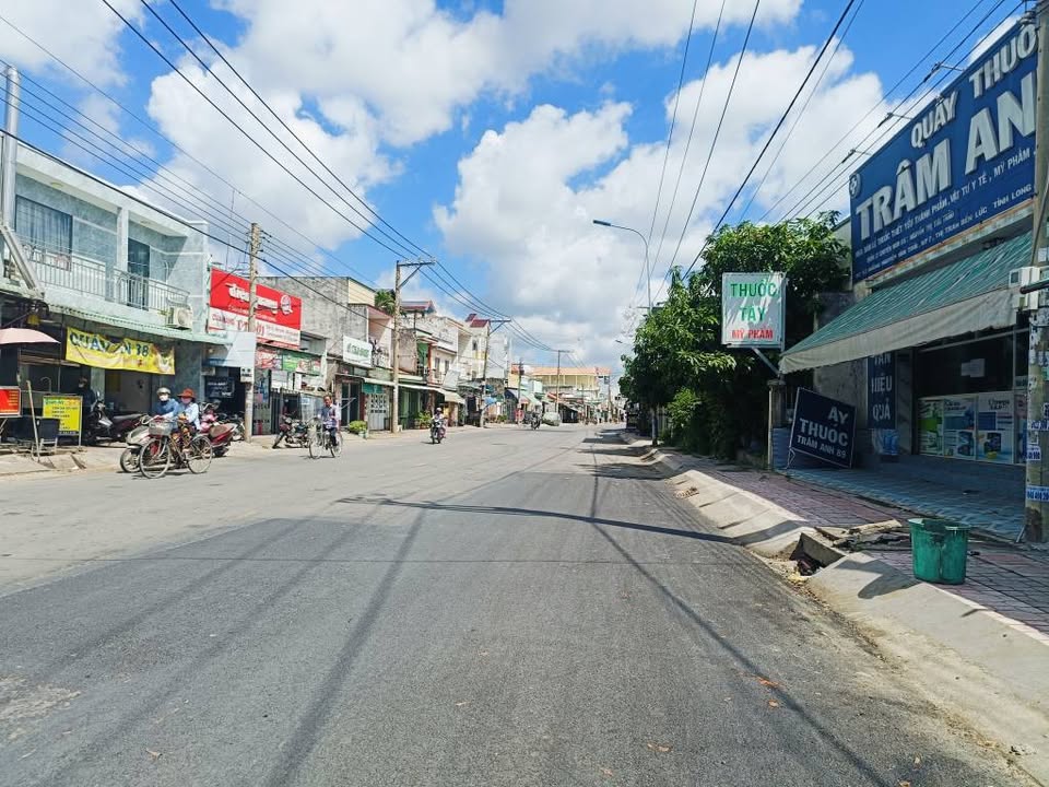 Nhà cấp 4 mặt tiền đường Nguyễn Văn Tuôi, Bến Lức 59m² giá 3 tỷ - Vị trí kinh doanh lý tưởng!