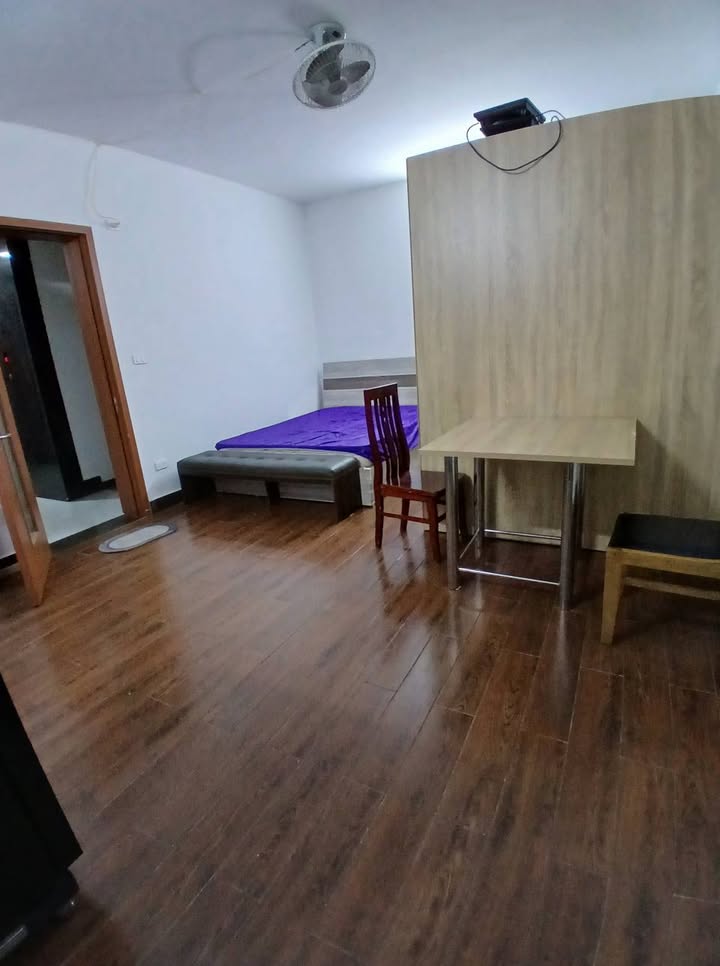 Phòng cho thuê đường Lê Trọng Tấn, 40m² giá 5 triệu - Full nội thất tiện nghi!