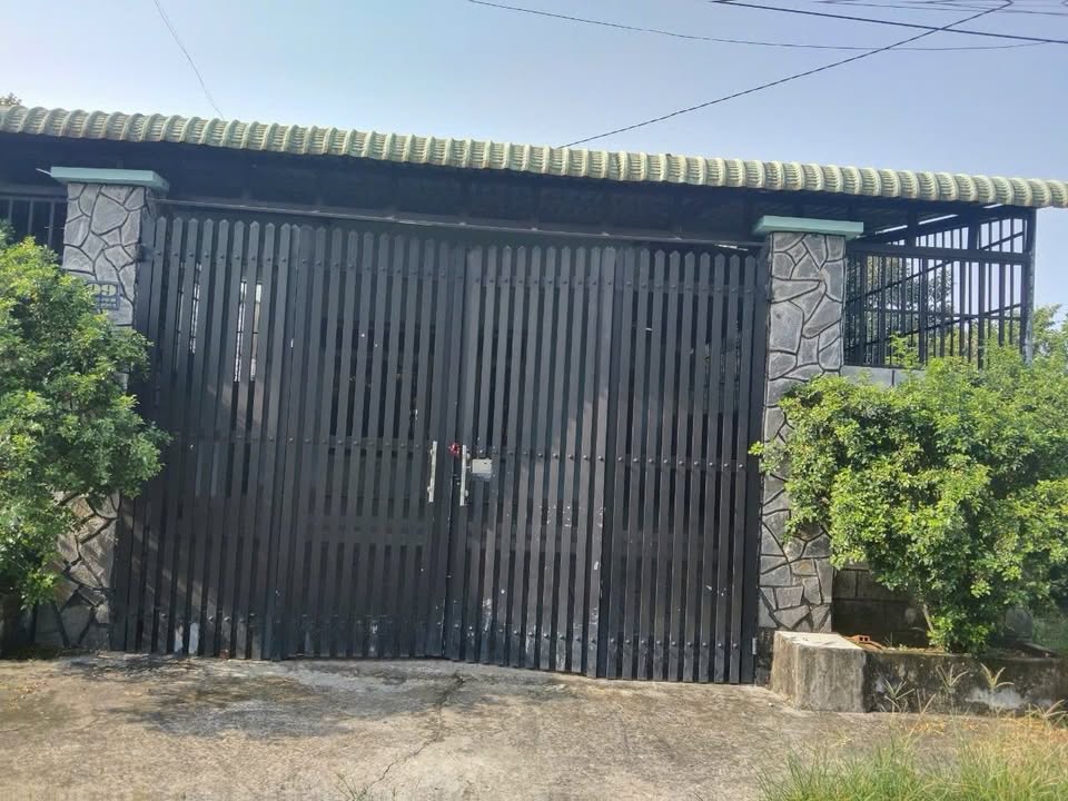 Nhà cấp 4 xã Nhuận Đức 224m² giá 3 tỷ - Vị trí thuận lợi, giao thông dễ dàng!