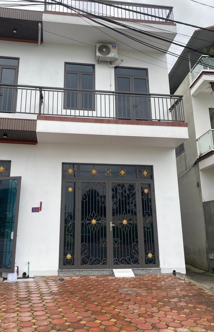 Nhà mặt đường cho thuê tại phường Tân Tiến 140m² - Thích hợp ở và kinh doanh!