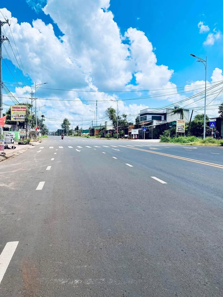 Nhà phố Tỉnh Lộ 8 Buôn Ma Thuột 135m² giá chỉ 5xx triệu - Thổ cư 100%!