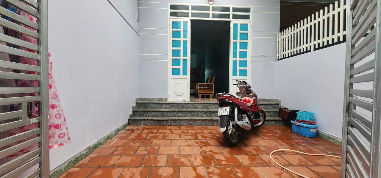 Nhà cho thuê đường Ngô Đến Nha Trang 2PN giá 4.5 triệu - Sẵn sàng vào ở ngay!