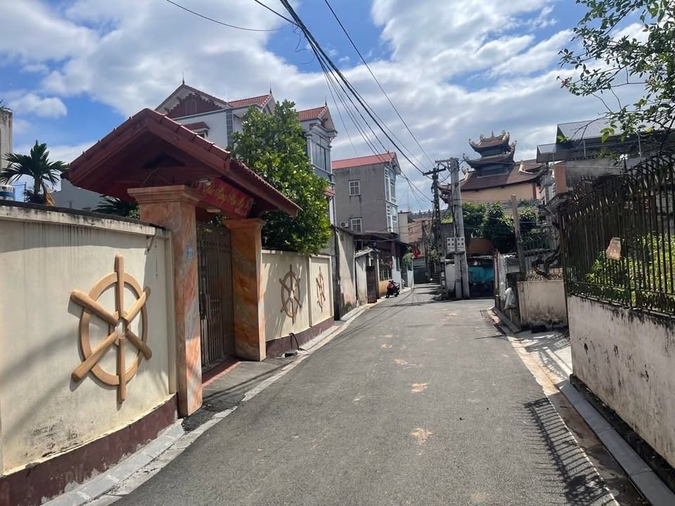 Đất lô góc Xuân Canh Đông Anh 72m² giá thỏa thuận - Ô tô tránh, gần hồ điều hòa!