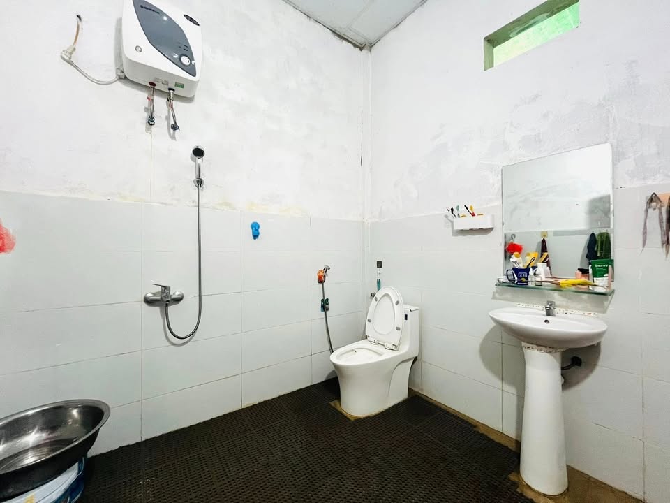 Nhà mặt tiền Đường Đào Tấn, Phường 4, Đông Hà 189.9m² - Giá chỉ 1.1 tỷ!