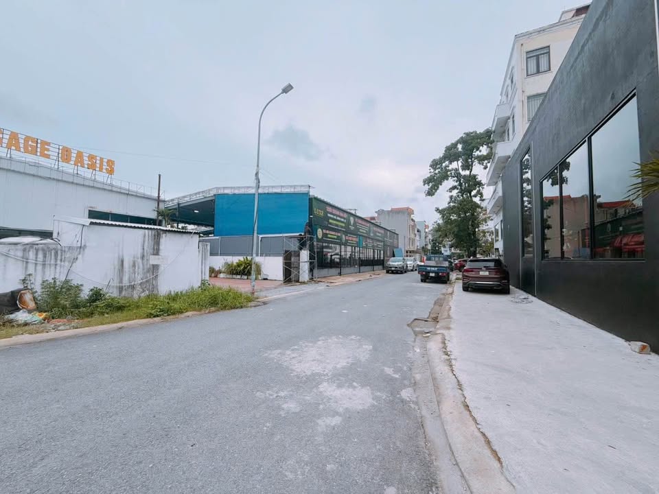 Biệt thự Vựng Đâng A3-16 Hạ Long 305m² giá 9.15 tỷ - Vị trí đắc địa gần biển!