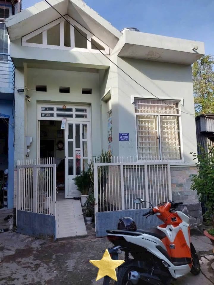 Nhà cho thuê hẻm Nguyễn Du, phường Mỹ Bình, 1PN giá 3 triệu - Phù hợp cho gia đình nhỏ!