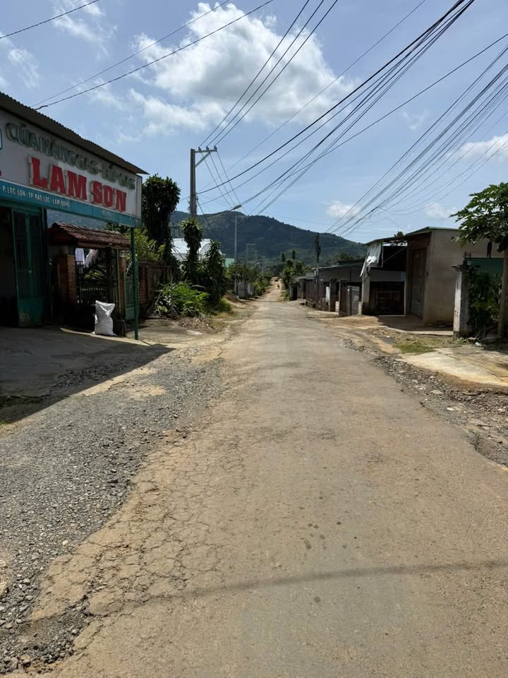 Đất nền Hoài Thanh, Bảo Lộc 180m² giá 2.2 tỷ - Cơ hội đầu tư tuyệt vời!