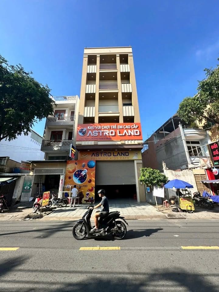 FrontHouse Phú Thạnh Quận Tân Phú 200m² giá 42 tỷ - Cơ hội đầu tư sinh lời cao!