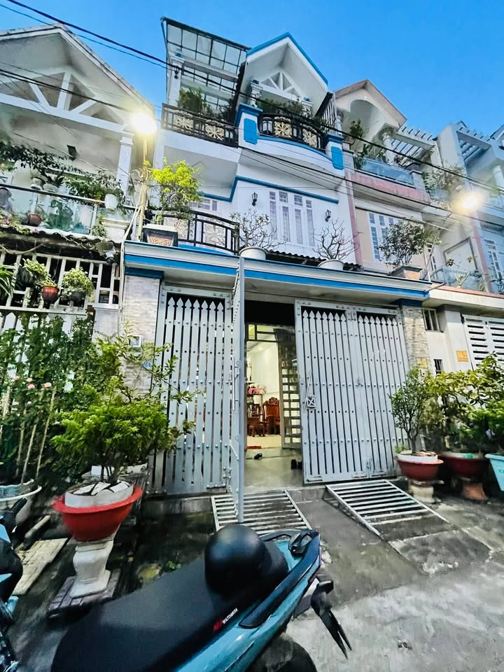 Nhà phố KDC Đại Hải Hóc Môn 80m² giá 5.69 tỷ - Hướng Tây Nam, sổ hồng chính chủ!