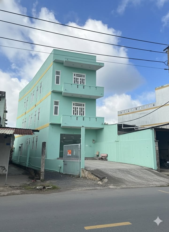 Nhà nguyên căn cho thuê tại Bình Chánh - 3 tầng, giá tốt cho gia đình hoặc văn phòng!