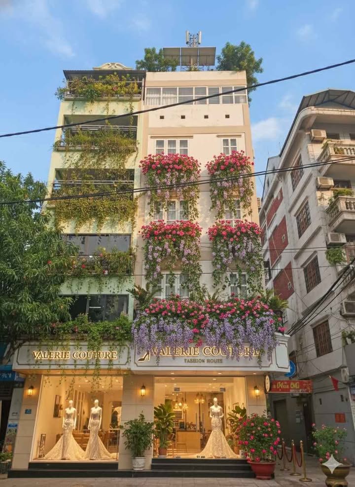 Nhà mặt phố Phạm Văn Đồng 107m² giá 28 tỷ - Cơ hội đầu tư không thể bỏ lỡ!