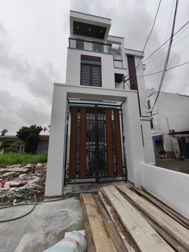 Nhà 3 tầng tại Đồng Hoà, Kiến An 50m² giá chỉ 2.6 tỷ - Thiết kế hiện đại, vị trí đẹp!