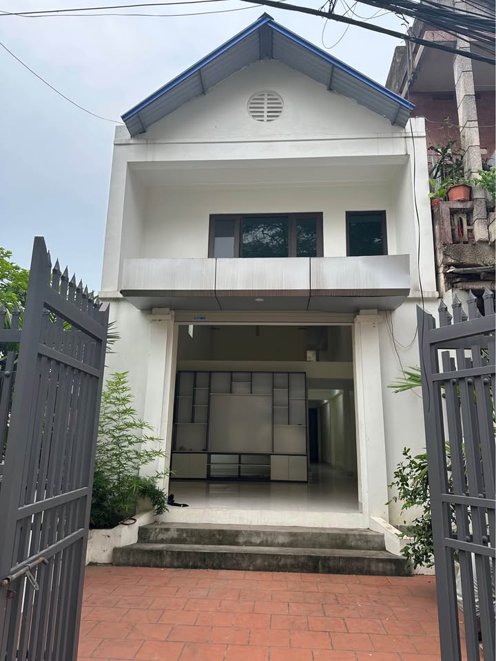 Nhà bán chính chủ tại đường Hương Sơn, Thái Nguyên 102m² giá 3 tỷ - Tiện ích đa dạng!