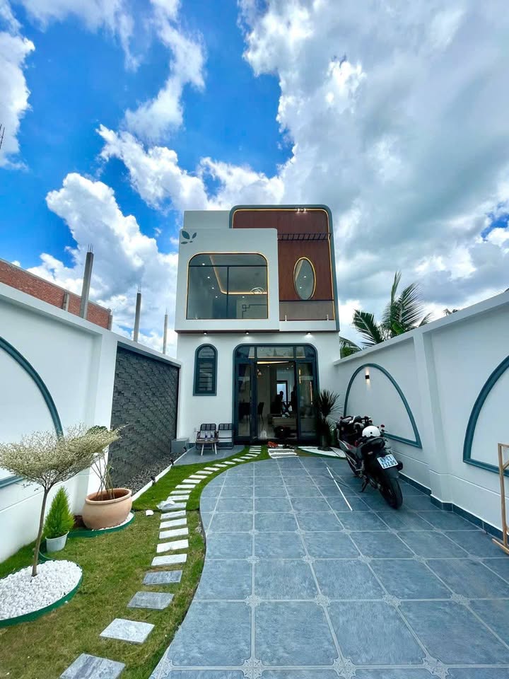 Nhà mới hoàn thiện quận Mỹ Tho 125m² giá 2.18 tỷ - Hẻm ô tô, tiện nghi đầy đủ!