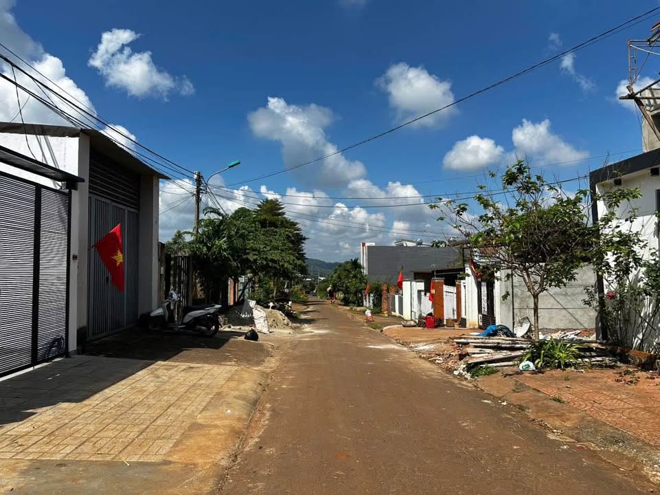 Nhà đẹp mặt tiền đường B2, Buôn Ma Thuột 126m² giá 2.95 tỷ - Chính chủ bán gấp!