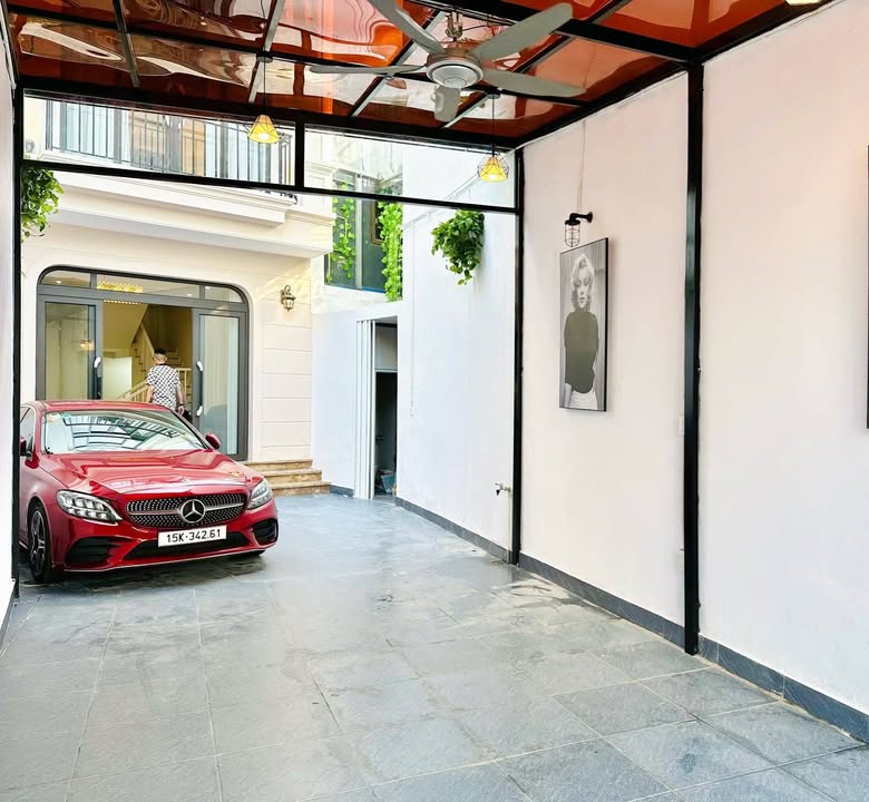 Bán nhà mặt đường Trại Lẻ, Hải Phòng 110m² giá 10,8 tỷ - Thiết kế hiện đại, kinh doanh thuận lợi!