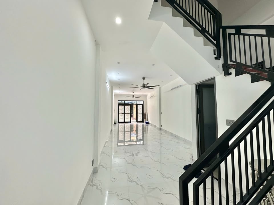 Nhà nguyên căn 3 tầng Hải Châu 40 triệu - Sang trọng, đầy đủ tiện nghi!