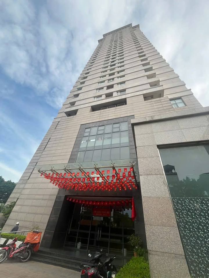 Căn hộ Tầng giữa Tòa N07B1 Mặt Phố Thành Thái - Cầu Giấy - 87m² - Tiện ích bạt ngàn!