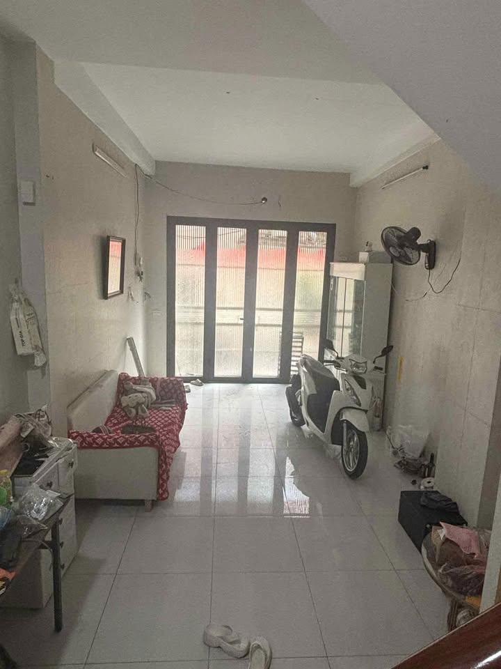 Cho thuê mặt bằng tầng 1 phố Ngọc Lâm 30m² giá 3 triệu - Nhà trống, nhận ngay!