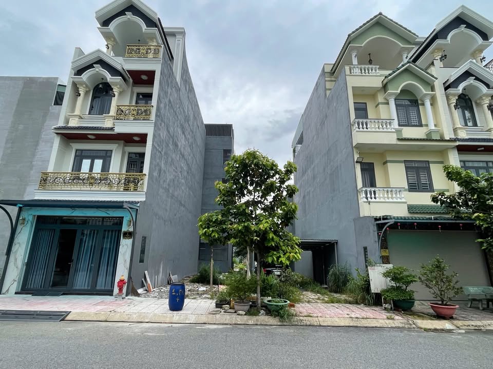 Đất nền phường Đông Hòa, Dĩ An 90m² giá 5.1 tỷ - Sổ hồng riêng, thổ cư 100%!