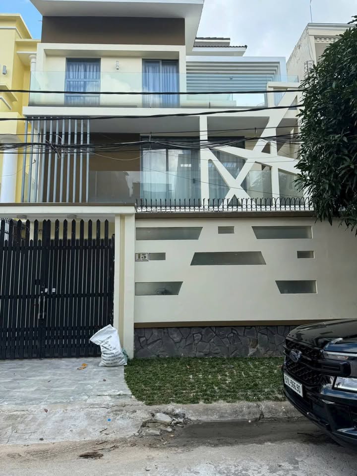 Biệt thự Vĩnh Lộc Bình Tân 200m² giá 17.5 tỷ - Đẳng cấp sống sang trọng!