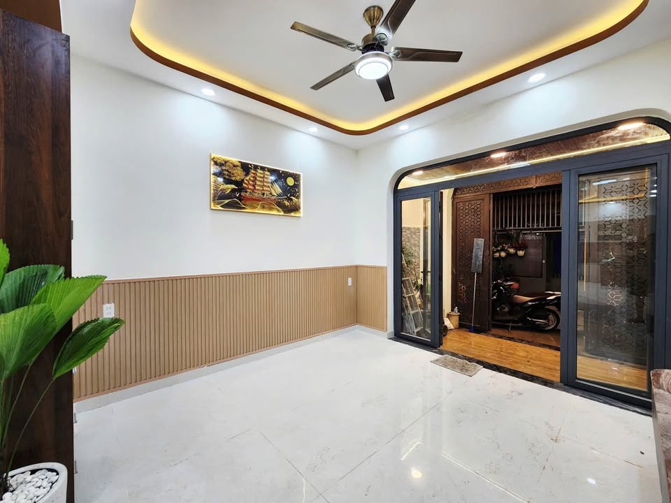 Nhà phố Tân Phú 65m² giá 6 tỷ - Thiết kế sang trọng, tiện nghi đầy đủ!